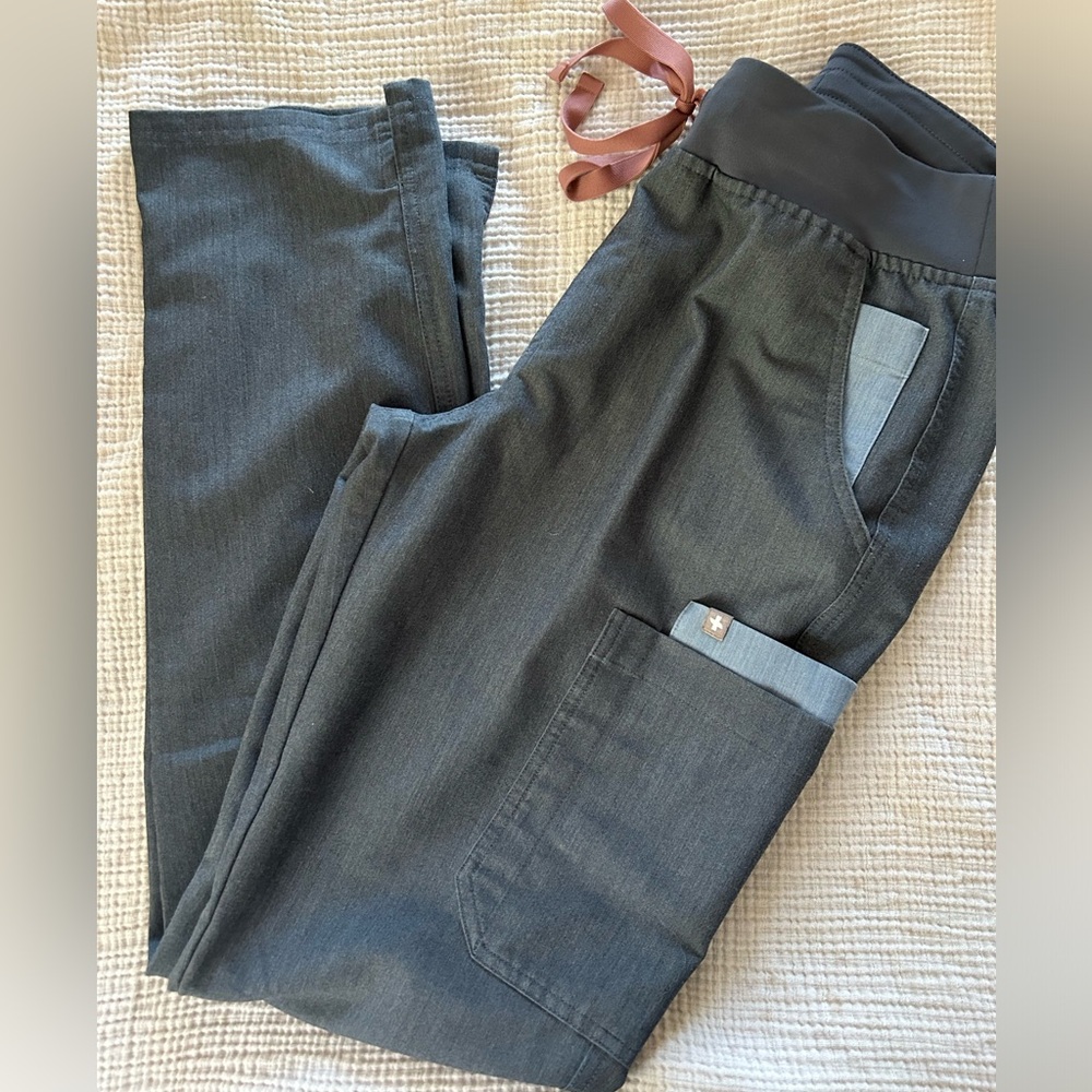 Figs high wasted Yola skinny scrub pants